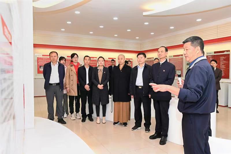 福建省人大常委會(huì)黨組書記、副主任雷春美和全國(guó)人大代表到順昌虹潤(rùn)等地調(diào)研